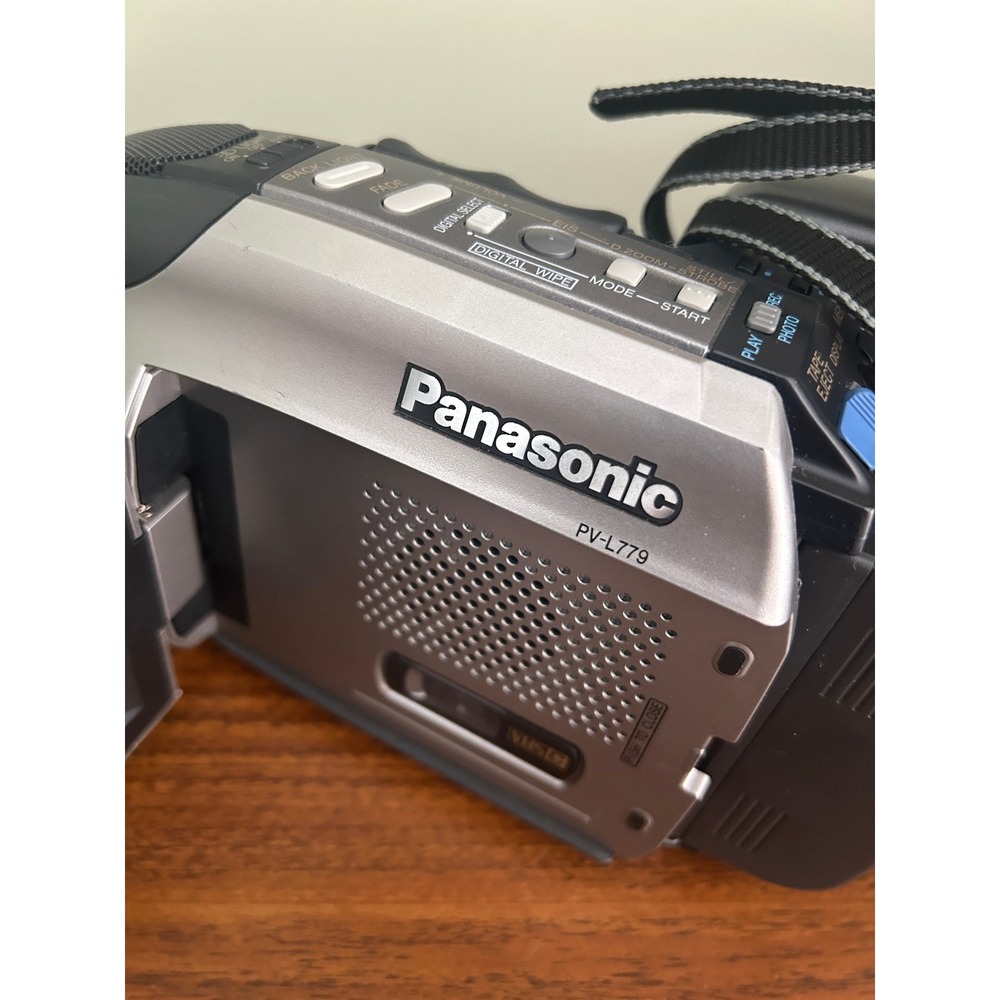 Panasonic Palmcorder PalmSight PV-L779 VHS-C Camcorder Bag Manual NOT TESTED - Picture 2 of 14